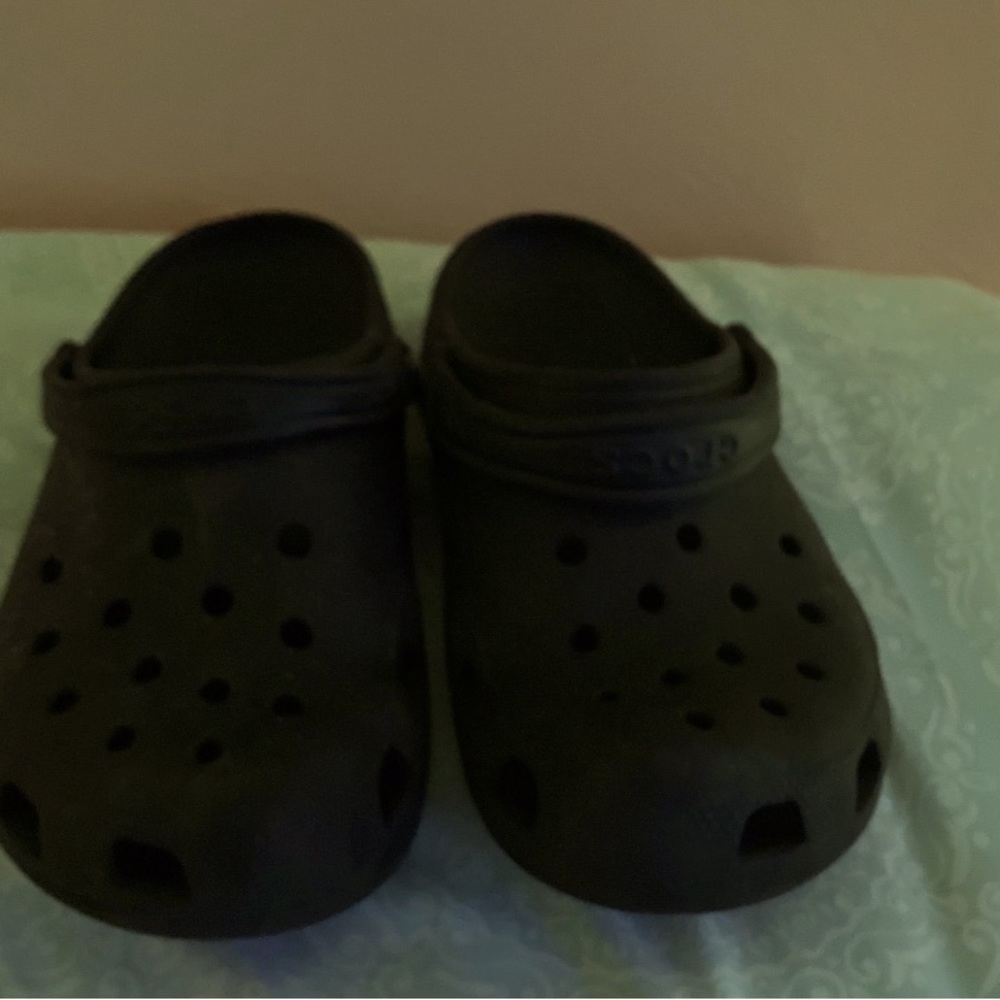 Crocs size US 7.5